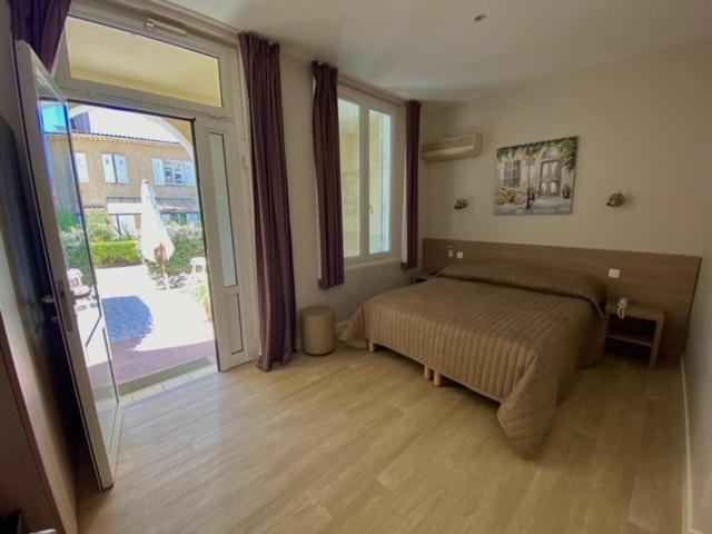 Hotel Beau Rivage Le Lavandou Exterior foto