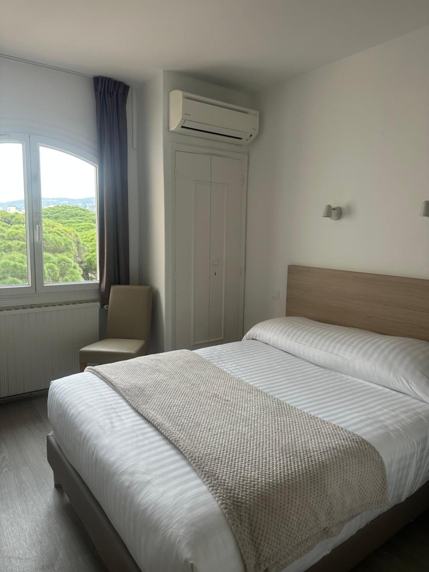 Hotel Beau Rivage Le Lavandou Exterior foto