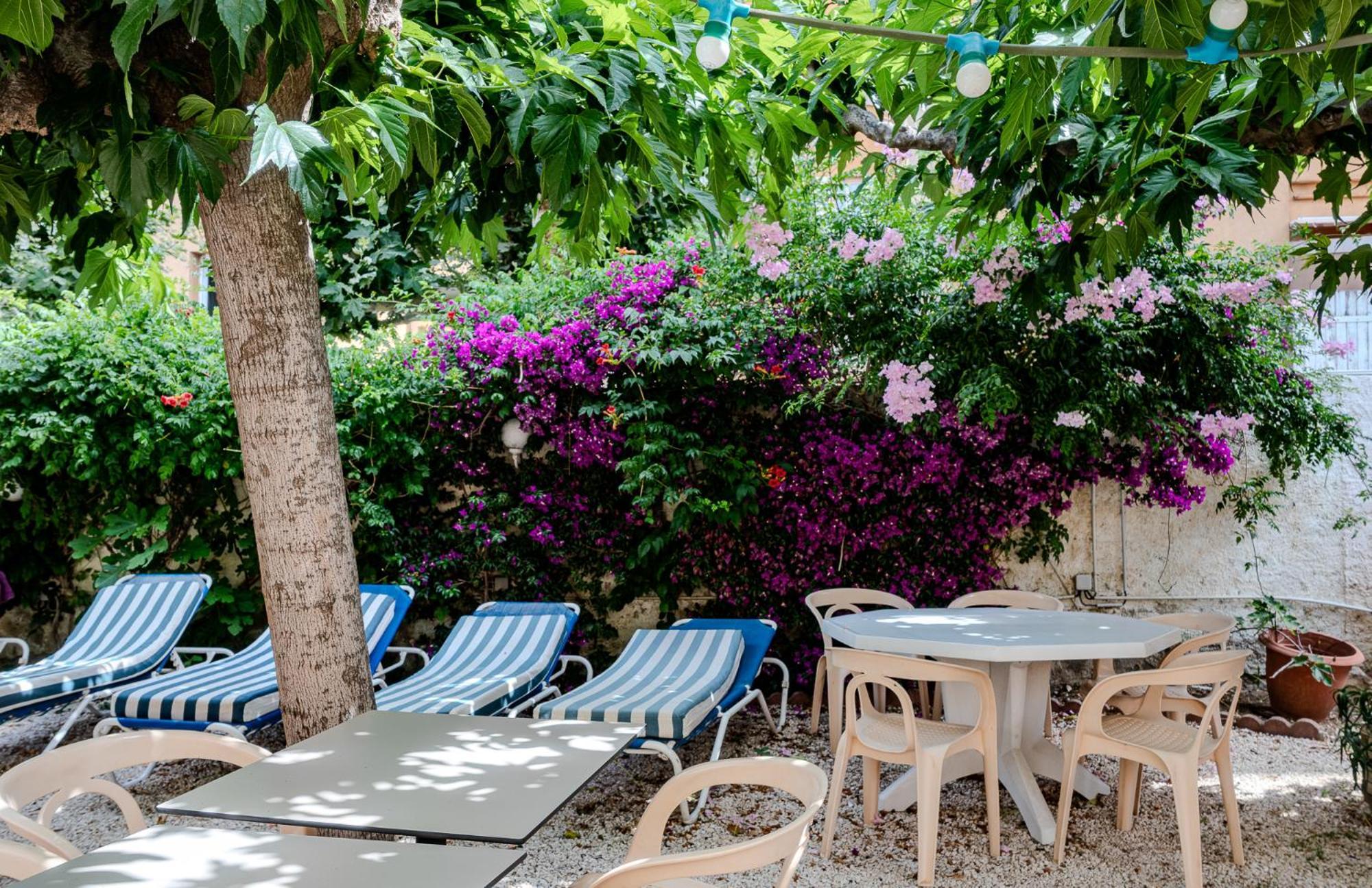Hotel Beau Rivage Le Lavandou Exterior foto